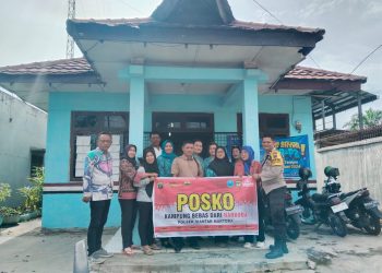 Bhabinkamtibmas, Aiptu J. Hutauruk dan Aipda A. Malik, mengunjungi Posko Bebas dari Narkoba yang terletak di Jalan Medan Km 7,5 Kelurahan Tambun Nabolon, Kecamatan Siantar Martoba, Kota Pematangsiantar, pada Selasa (3/6/2025) siang, sekira pukul 11.00 WIB.