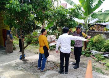 Bhabinkamtibmas Kelurahan Karo, Aipda Ronald Sianipar, memberikan himbauan kepada pengusaha Rumah Makan Kapau yang terletak di Jalan Gunung Sinabung, Kelurahan Karo, Kecamatan Siantar Selatan, Kota Pematangsiantar, pada Rabu (18/6/2025) pagi.