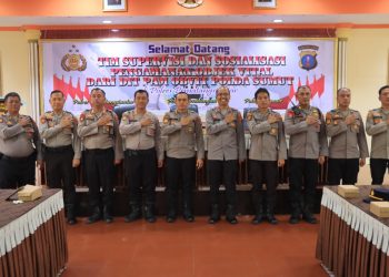 Foto bersama disela kegiatan.