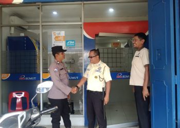 Polsek Siantar Utara melaksanakan sambang di Bank Sumut, Jalan Patuan Nagari Pematangsiantar, pada Rabu (16/7/2025) pagi.