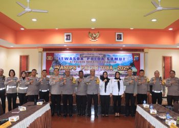 Foto bersama disela kegiatan.