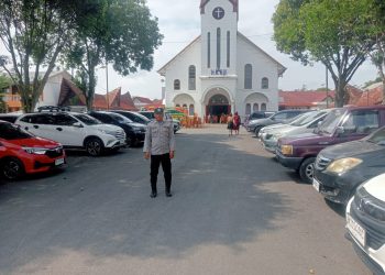 Personil Polsek Siantar Selatan melaksanakan patroli pengamanan Ibadah Minggu, pada Minggu (27/7/2025) pagi.