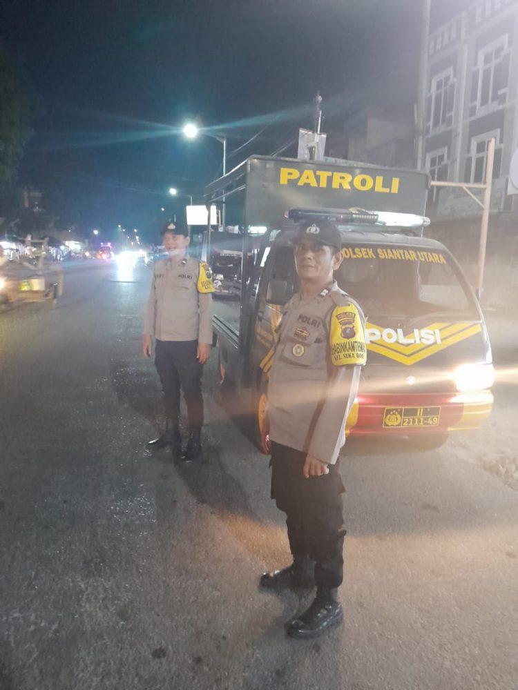 Polsek Siantar Utara menggelar Blue Light Patrol (BLP), di Jalan Sisingamangaraja Pematangsiantar, pada Rabu (16/7/2025) malam.