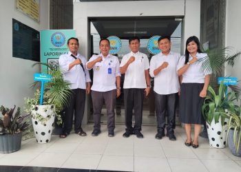Foto bersama usai pertemuan.