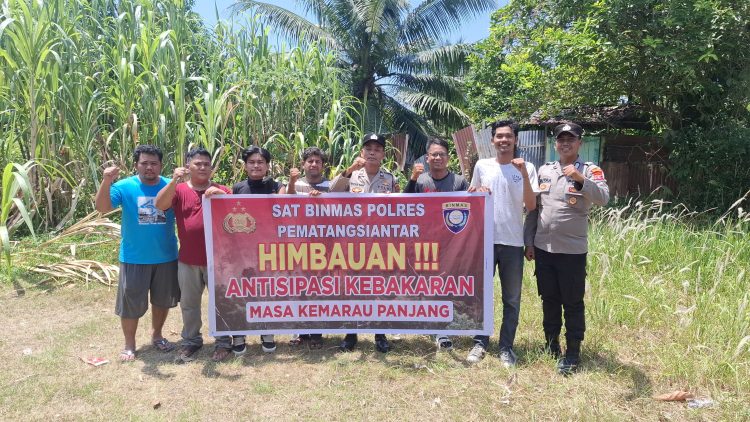 Sat Binmas Polres Pematangsiantar melaksanakan patroli sambang Kamtibmas kepada masyarakat di wilayah hukum Polres Pematangsiantar, pada Rabu (30/7/2025) pagi.