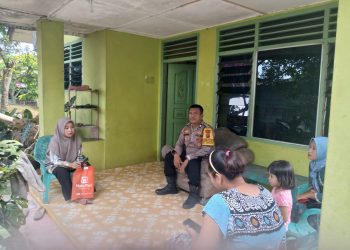 Bhabinkamtibmas, AIPTU S. Ambarita, gerak cepat menyelesaikan masalah perbuatan tidak menyenangkan di Jalan Medan Km 7.5 Pematangsiantar, pada Kamis (3/7/2025) pagi.
