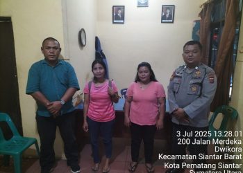 Ka Sub Sektor Pasar Horas, AIPTU Edi Suahputra SH, menyelesaikan masalah selisih paham sesama pemilik salon, pada  Kamis (3/7/2025) siang, sekira pukul 13:40 WIB.