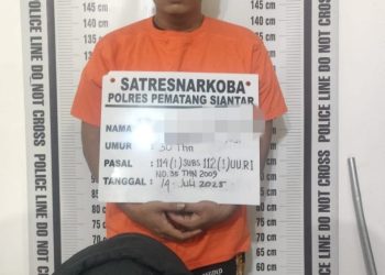 Foto pelaku dan barang bukti yang diamankan  polisi.