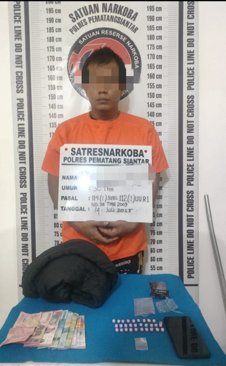 Foto pelaku dan barang bukti yang diamankan  polisi.