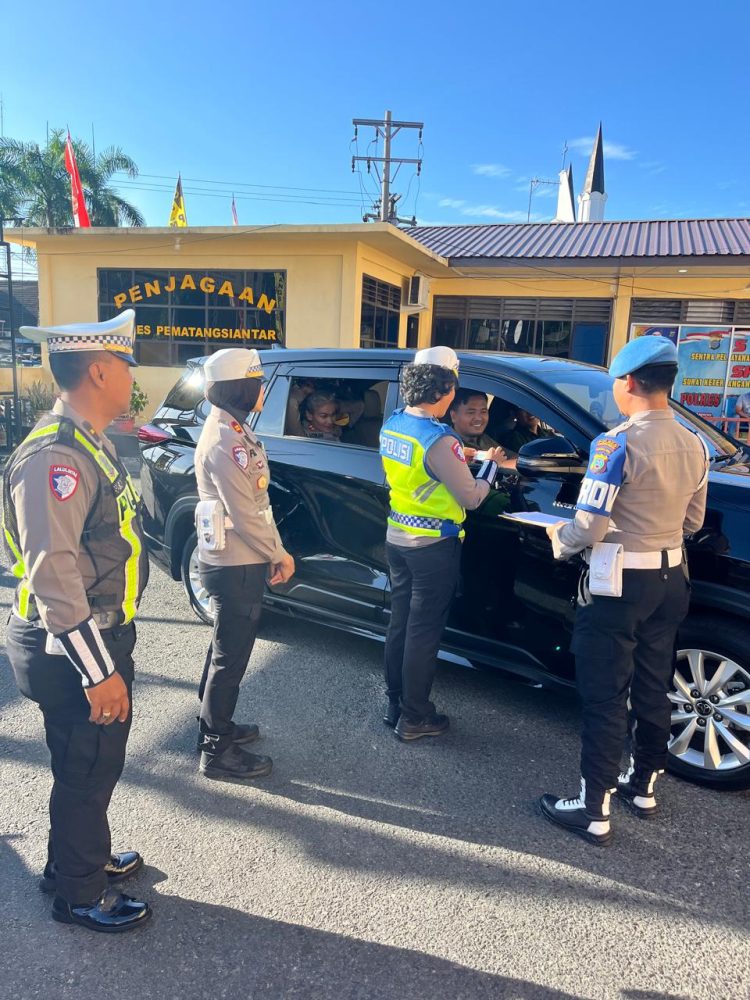 Polres Pematangsiantar melalui Satuan Tugas (Satgas) IV Penegakkan Hukum (Gakkum) melakukan Penegakan dan Penertiban Disiplin (Gaktibplin) terhadap personil Polri dan ASN, di lingkungan Polres Pematangsiantar.