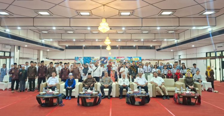 Kapolres Pematangsiantar, AKBP Sah Udur T.M. Sitinjak SH, SIK, MH, diwakili Kasat Binmas, IPTU Maxi J. Manurung SH, menghadiri nonton bareng (Nobar) dan sosialisasi dalam rangka memperingati Hari Anak Nasional, di Gedung Bank Indonesia, Jln. Haji Adam Malik Pematangsiantar, pada Rabu (30/7/2025) pagi.