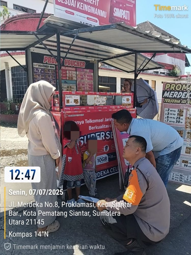 Polres Pematangsiantar gerak cepat membantu mempertemukan dua balita yang tersesat dengan orangtuanya, pada Senin (7/7/2025) siang, sekira pukul 12.05 WIB.
