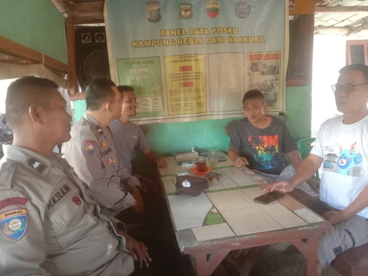 Polseķ Sianțar Timur  melaksanakan sambang ke Posko Kampung Bebas Narkoba (KBN), di Jalan Siantar Timur, Kelurahan Siopat Suhu, Kecamatan Siantar Timur, Kota Pematangsiantar, pada Sabtu (19/7/2025) pagi.