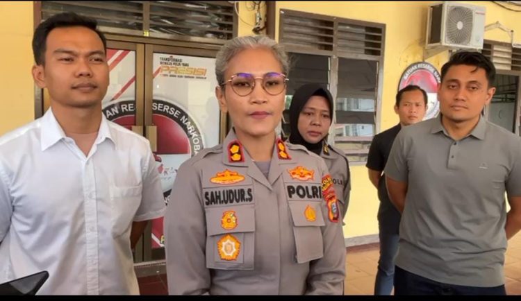Kapolres Pematangsiantar, AKBP Sah Udur T.M. Sitinjak SH, SIK, MH, menyampaikan klarifikasi resmi terkait tudingan pemerasan terhadap Kadishub Kota Pematangsiantar, di Mako Polres Pematangsiantar, Senin (28/7/2025).