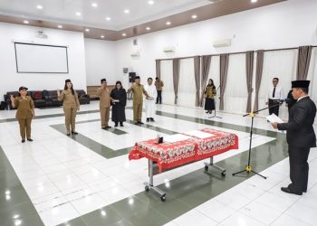 Pelantikan dipimpin Sekretaris Daerah (Sekda), Junaedi Sitanggang SSTP MSi, mewakili Wali Kota, Wesly Silalahi SH MKn, Kamis (03/07/2025).