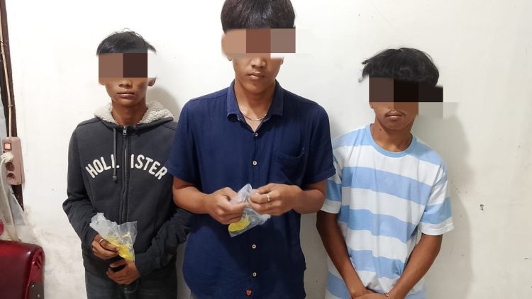 Polres Pematangsiantar gerak cepat mengamankan tiga orang remaja yang menghirup lem goat, di Jalan Sadum Pematangsiantar, pada Sabtu (5/7/2025) malam.