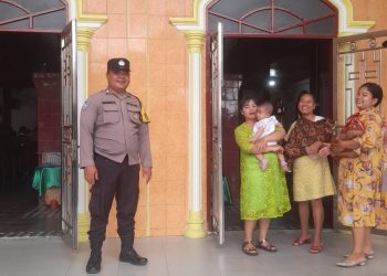 Polsek Siantar Marihat melaksanakan pengamanan patroli minggu kasih dan pengamanan ibadah minggu, di gereja yang ada di wilayah hukum Polsek Siantar Marihat, pada Minggu siang (20/7/2025).