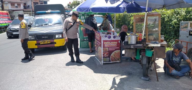 Polsek Siantar Selatan melaksanakan patroli  di jalan umum, tempat keramaian dan objek vital, di wilayah hukum Polsek Siantar Selatan, pada Selasa (8/7/2025) siang.