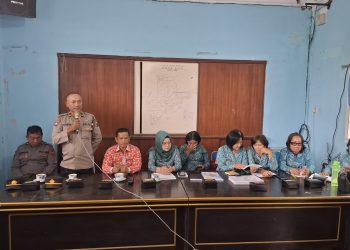 Sat Binmas Polres Pematangsiantar melaksanakan patroli rutin, sambang kamtibmas, di Kantor Camat Siantar Barat, Jln. Bangau Pematangsiantar, pada Kamis (24/7/2025) pagi.