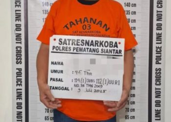 Foto tersangka dan barang bukti yang diamankan Polisi.
