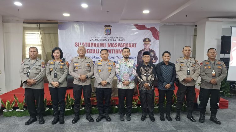 Sat Binmas Polres Pematangsiantar mengikuti kegiatan silaturahmi masyarakat peduli Kamtibmas dengan tema "Kebhinekaan Dalam Tantangan dan Harapan di Sumut", pada Kamis (3/7/2025) siang.