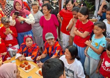 DPC PP 59 Kota Pematangsiantar sukses menggelar berbagai perlombaan untuk memeriahkan HUT Kemerdekaan RI ke 80, pada Minggu siang lalu (17/8/2025), di Halaman Kantor DPC PP 59 Kota Pematangsiantar, jalan WR Supratman Pematangsiantar.