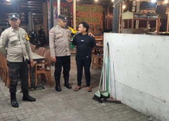 Polsek Siantar Selatan melaksanakan kegiatan Blue Light Patrol (BLP), di pemukiman warga, pada Rabu (13/8/2025) malam.