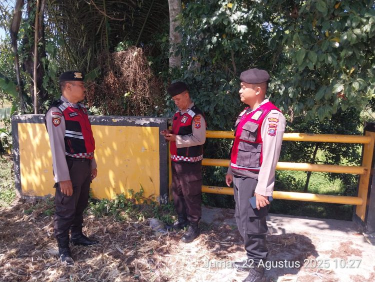 Satuan Samapta Polres Pematangsiantar melaksanakan patroli menggunakan mobil dinas (Roda 4) dalam rangka mengantisipasi pengendalian dan pencegahan terjadinya kebakaran hutan dan lahan (Karhutla), pada Jumat (22/8/2025) pagi.
