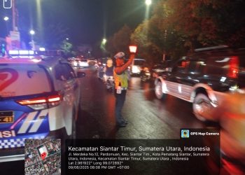 Sat Lantas Polres Pematangsiantar melalui Aiptu BM Pakpahan, SH dan Aipda Carlon Sijabat, melaksanakan kegiatan Blue Light Patrol (BPL), di wilayah hukum Polres Pematangsiantar, pada Sabtu (9/8/2025) malam.