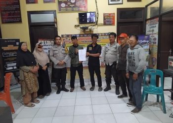Polsek Siantar Barat menyelesaikan masalah dugaan pemukulan dengan mediasi, pada Sabtu (23/8/2025) sore.