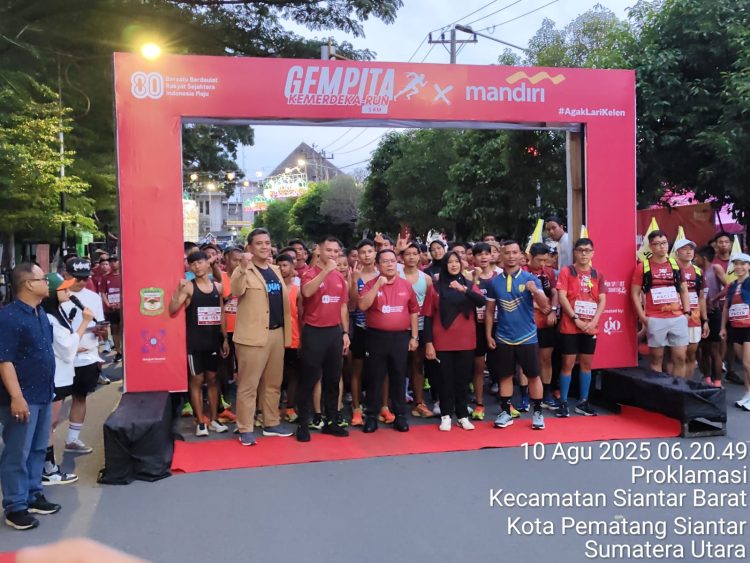 Polres Pematangsiantar menurunkan sejumlah personil untuk melaksanakan pengamanan Car Free Day dan jalur Fun Run, di Lapangan H. Adam Malik Kota Pematangsiantar, pada Minggu pagi (10/8/2025).
