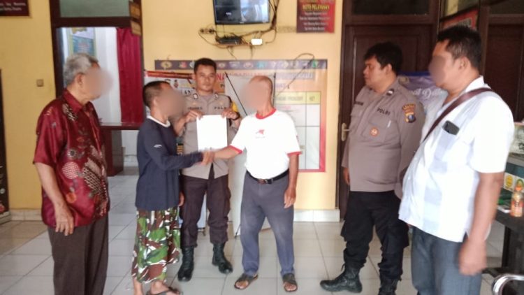 Polsek Siantar Barat menyelesaikan masalah dugaan penganiayaan dengan problem solving, pada Minggu (3/8/2025) siang.