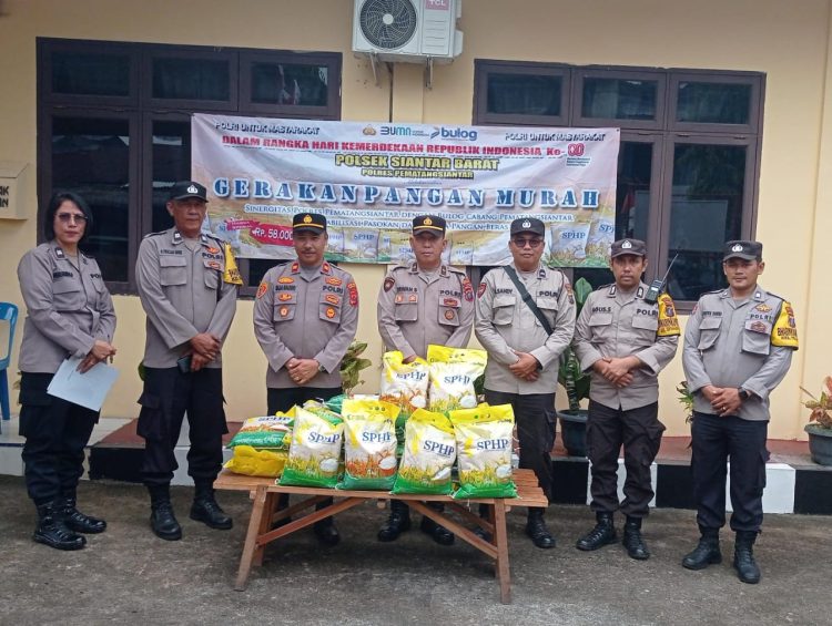 Polseķ Siantar Barat melaksanakan kegiatan Gerakan Pangan Murah (GPM) kepada masyarakat, di Halaman Mako Polseķ Siantar Barat, pada Selasa (19/8/2025) pagi.
