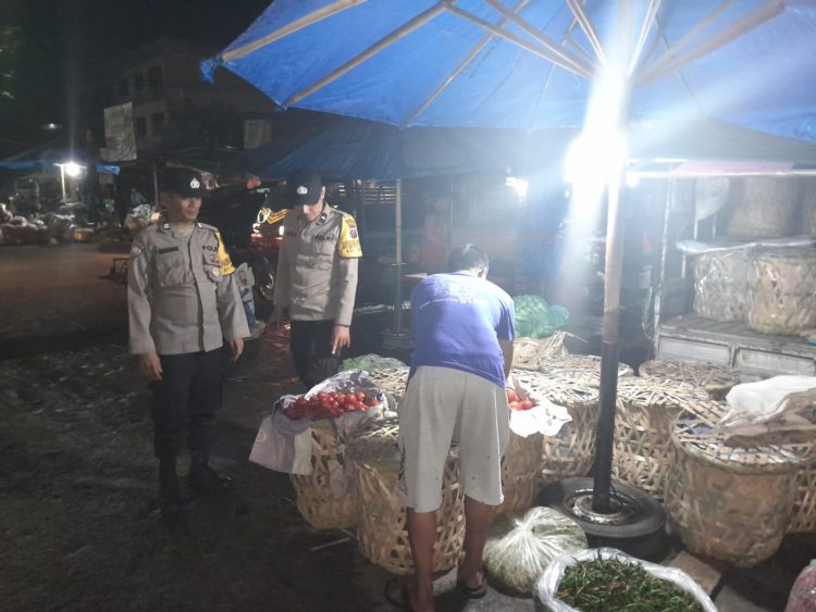 Polsek Siantar Utara melaksanakan kegiatan Blue Light Patrol (BLP), di wilayah hukum Polsek Siantar Utara, pada Kamis (31/7/2025) malam.
