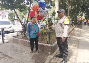 Polsek Siantar Barat melaksanakan patroli pagi hari, di wiyah hukum Polsek Siantar Barat, pada Minggu pagi (24/8/2025).
