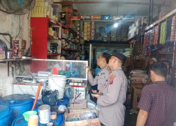 Polres Pematangsiantar melalui personil Satuan Reskrim dan Polsek Siantar Utara, gerak cepat melakukan pengecekan dugaan pemerasan, di Jalan HOS Cokro Aminoto Pematangsiantar, pada Jumat (1/8/2025) siang.