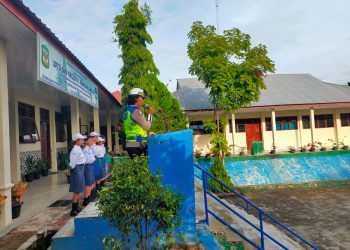 Kanit Kamsel, IPDA Serly Tarigan, melaksanakan Police Go School, di SMP Negeri 11 yang terletak di Jalan Manunggal, pada Senin (4/8/2025) pagi.