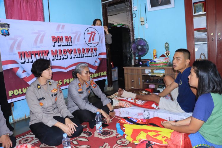 Menyambut Hari Jadi Polisi Wanita (Polwan) ke 77, Kapolres Pematangsiantar, AKBP Sah Udur T.M. Sitinjak, SH, SIK, MH, menggelar anjangsana, pada Selasa (26/8/2025) siang.