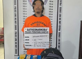 Foto tersangka dan barang bukti yang diamankan Polres Pematangsiantar.
