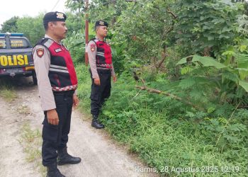Satuan Samapta Polres Pematangsiantar melaksanakan patroli menggunakan kendaraan dinas roda empat (R4) dalam rangka mengantisipasi pengendalian dan pencegahan Kebakaran Hutan dan Lahan (Karhutla), di wilayah hukum Polres Pematangsiantar, pada Kamis (28/8/2025) pagi.