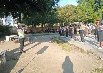 Sat Lantas Polres Pematangsiantar melaksanakan kegiatan Police Go School di SMA dan SMK Perguruan HKBP yang terletak di jalan Gereja, pada Rabu (27/8/2025) pagi.