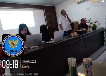 Kasubsi Bankum Sikum Polres Pematangsiantar, IPTU MP. Simanjuntak SH, didampingi AIPTU Bolon H. Situngkir SH, hadir menjadi narasumber dalam kegiatan penyuluhan Pelatihan Teknis Pendidik Sebaya Anti Narkotika yang digelar BNNK Pematangsiantar, pada Kamis (31/7/2025) pagi.