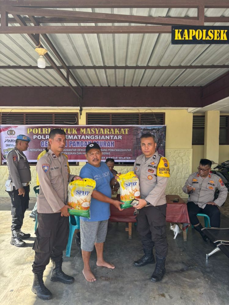 Polsek Siantar Selatan kembali melaksanakan kegiatan Gerakan Pangan Murah (GKM) kepada masyarakat, di halaman Mako Polsek Siantar Selatan, pada Senin (25/8/2025) pagi.
