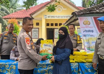 Polseķ Siantar Martoba menggelar kegiatan Gerakan Pangan Murah (GPM) kepada masyarakat, di halaman Mako Polsek Siantar Martoba, pada Selasa (19/8/2025) pagi.