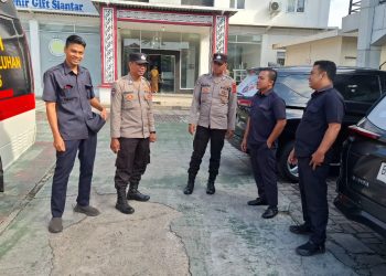 Sat Binmas Polres Pematangsiantar melaksanakan patroli sambang kamtibmas dan silahturahmi kepada masyarakat di wilayah hukum Polres Pematangsiantar, pada Selasa (23/9/2025) pagi.