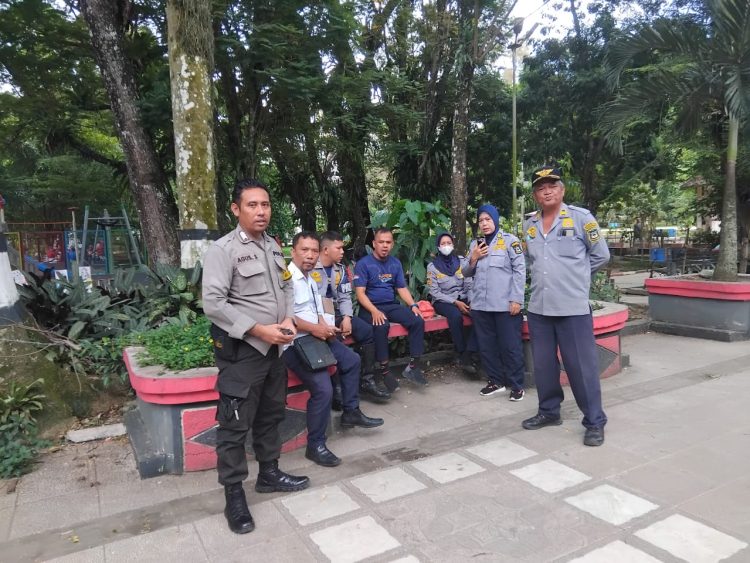 Polsek Siantar Barat menggelar patroli pada siang hari guna mencegah 3C (Curat, Curat dan Curanmor) serta premanisme, pada Minggu (14/9/2025) siang.