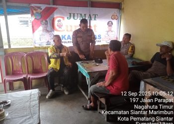 Polsek Siantar Marihat melaksanakan kegiatan Jumat Curhat Kamtibmas kepada masyarakat Jalan Saribudolok, pada Jumat (12/9/2025) pagi.