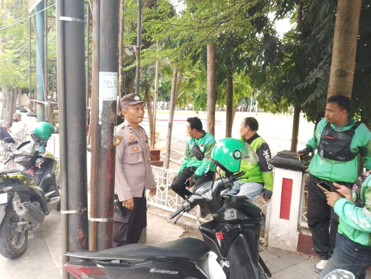 Polseķ Siantar Barat melaksanakan patroli pagi hari, di wilayah hukumnya (Wilkum), pada Sabtu (13/9/2025) pagi.