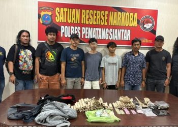 Foto pelaku dan barang bukti yang diamankan Polres Pematangsiantar.