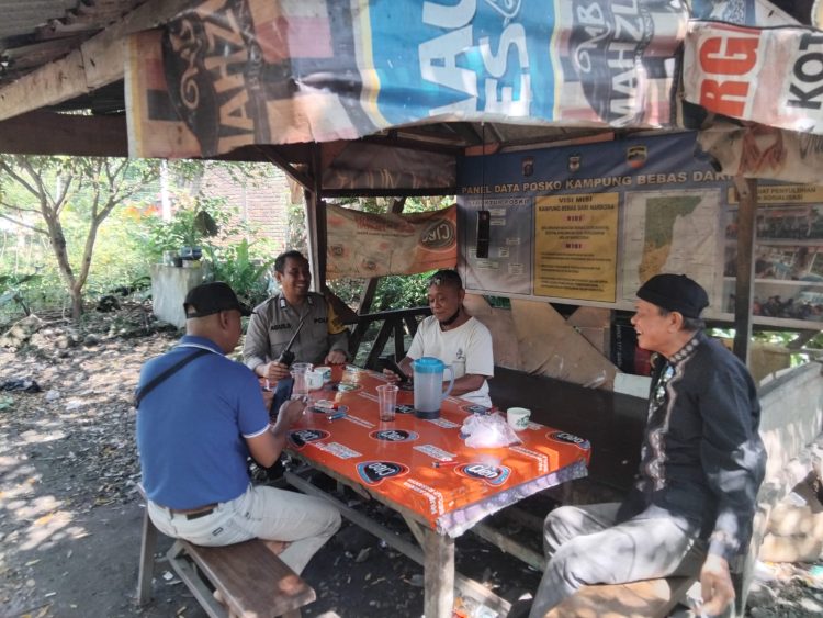 Polsek Siantar Barat melaksanakan patroli  Kampung Bebas dari Narkoba (KBN) di Jalan Jawa, pada Minggu (14/9/2025) pagi.